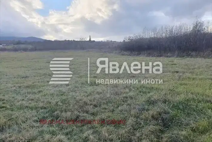 Plot in Malo Buchino