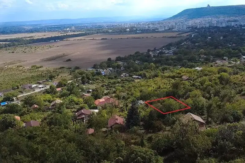 Plot in Shumen, Pod Manastira