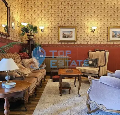 Photo 2 — Spacious 4-room apartment in the old part of Veliko Tarnovo with a yard