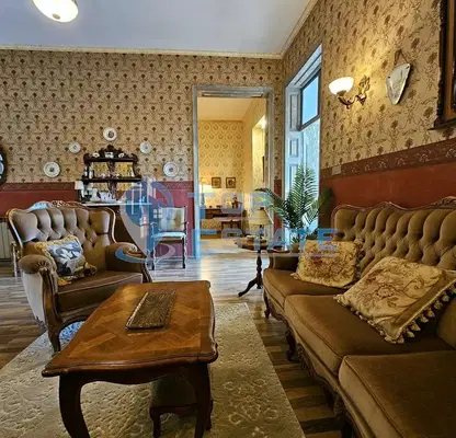 Photo 3 — Spacious 4-room apartment in the old part of Veliko Tarnovo with a yard