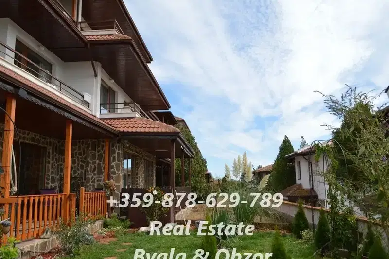 Three-storey house with 3 bedrooms in Byala with sea view