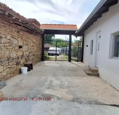 Photo 2 — House with 3 bedrooms and large yard in Blaskovtsi village, Veliko Tarnovo region