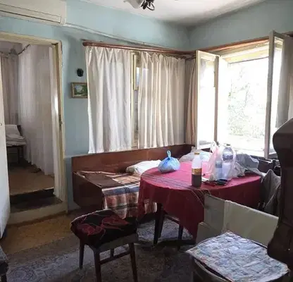 Снимка 4 — Къща с два парцела в Карлово, Под пазара