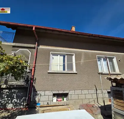 Photo 2 — 4-room house in Kostinbrod with large yard