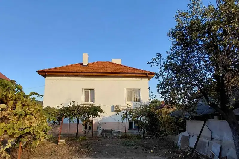 House with 4 rooms and large terrace in Krivodol, Vratsa region