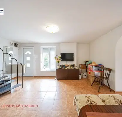 Photo 5 — Villa with 2 rooms in m-t Strazhata, Pleven with terrace and yard