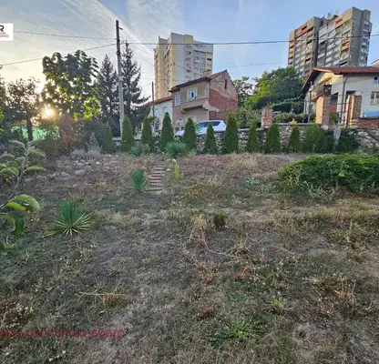 Photo 4 — House with yard in Radomir, Batenberg St, in need of renovation
