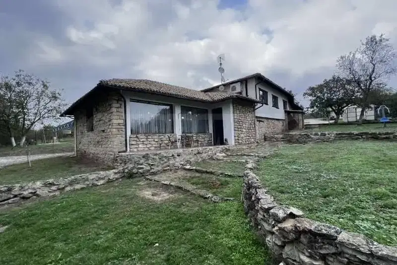 Къща във Варна, с. Аврен