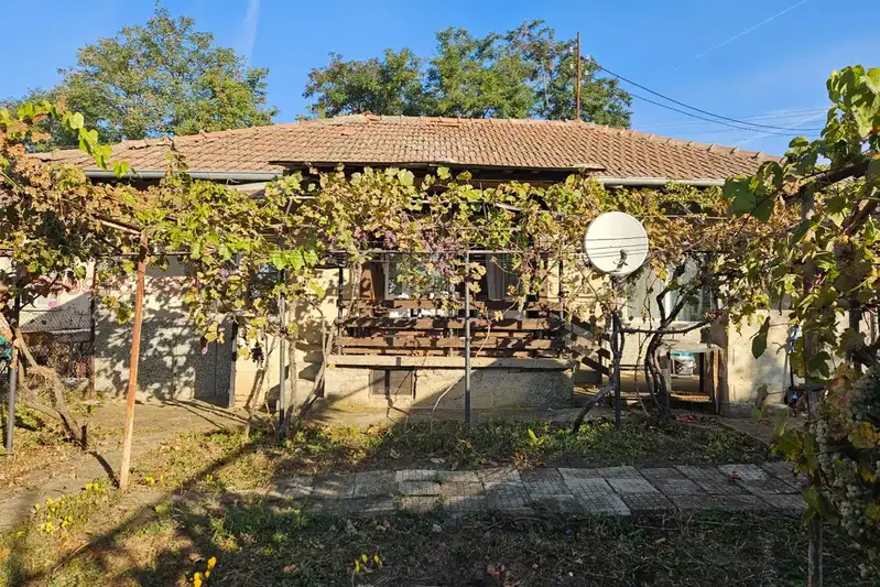 House in Silistra, Cenovich
