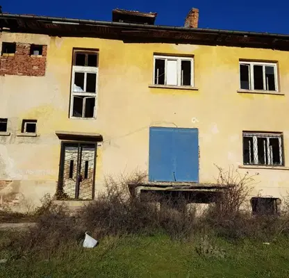 Снимка 2 — Двуетажна къща с подземен етаж в с. Церово, област Пазарджик