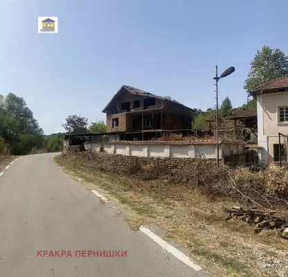 Снимка 4 — Две къщи с голям двор в с. Елов дол, област София