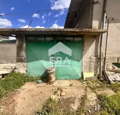 Photo 4 — House with yard and garage in Ivanovo village, Ruse region