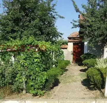 Photo 2 — House with 9 rooms and garage in Mechka village, Pleven region