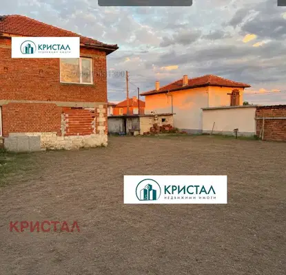 Снимка 2 — Двуетажна къща с голям двор в с. Милево, област Пловдив
