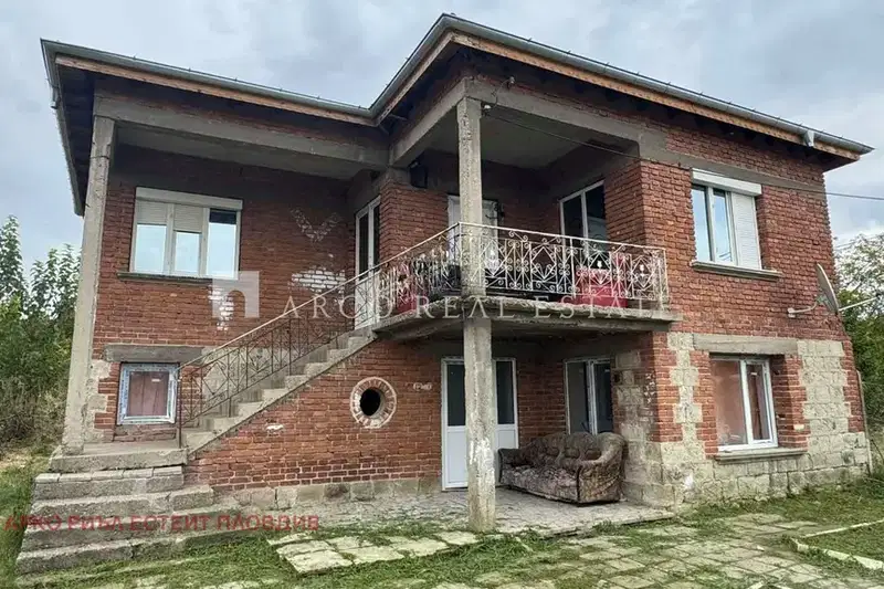Two-storey house with 4 rooms in Mirovo village, Stara Zagora region