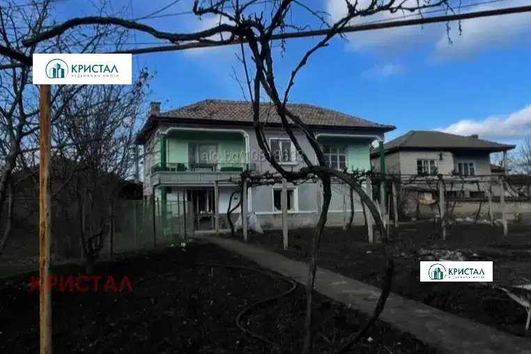 Two-storey house with large yard in Novi Izvor village, Plovdiv region