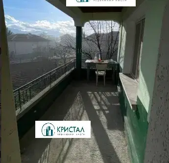 Снимка 2 — Двуетажна къща с голям двор в с. Нови Извор, област Пловдив