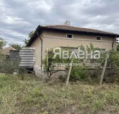 Снимка 3 — Едноетажна тухлена къща с двор в с. Оризово, обл. Стара Загора