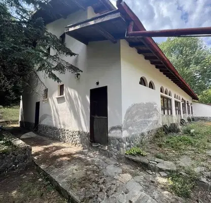 Снимка 4 — Къща с две вили и бунгала в с. Пастра, област Кюстендил