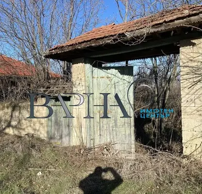 Снимка 5 — Къща с 3 стаи и голям двор в с. Равна, област Варна