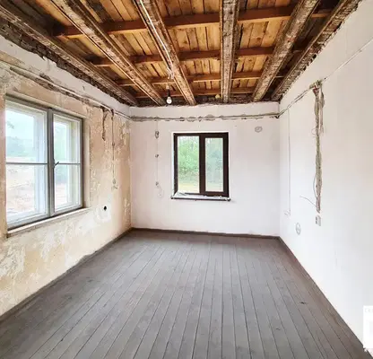 Photo 4 — One-story house with yard in Resen village, Veliko Tarnovo region