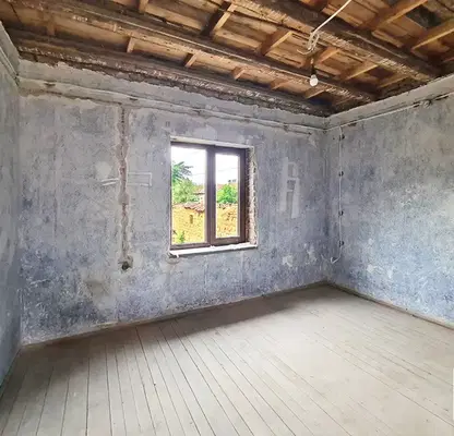 Photo 5 — One-story house with yard in Resen village, Veliko Tarnovo region