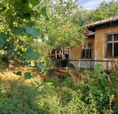 Снимка 2 — Къща с 2 стаи и голям двор в с. Спасово, обл. Стара Загора
