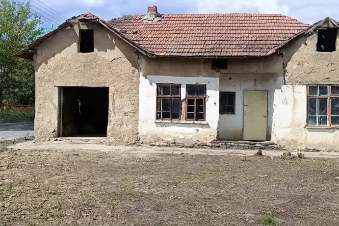 House with large plot in Varana village, Pleven region