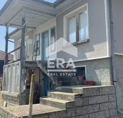 Photo 2 — House with 6 rooms and large yard in Vetrintsi village, Veliko Tarnovo region