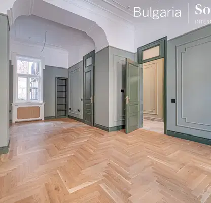 Photo 3 — House with 5 residential units in the Center of Sofia with a yard