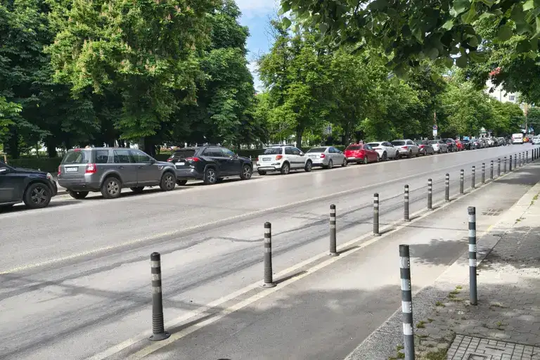 Реновирана къща с 2 етажа в Център, бул. Витоша