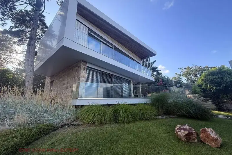 4-room house in Sozopol with sea view and yard