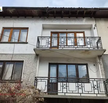 Photo 2 — Two-storey house with 5 rooms and garage in Teteven, Vezhen St