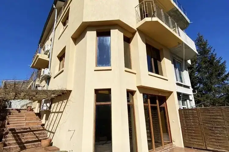 House in Varna, Briz
