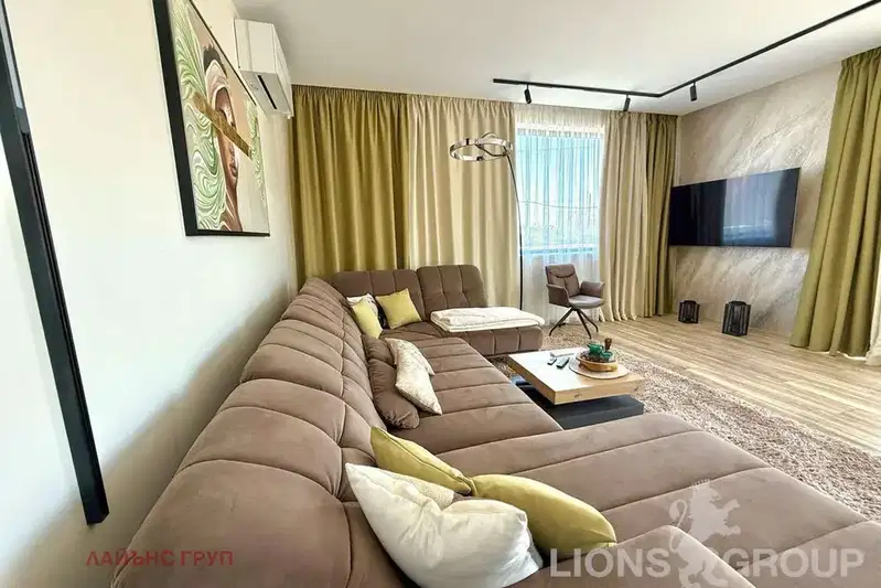 Detached two-storey house with garage in Manastirski Rid, Varna