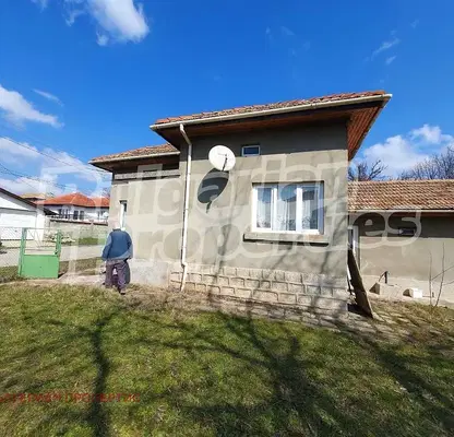 Снимка 5 — Къща с 4 спални и гараж във Вълчи дол, Варна