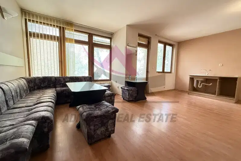 Office in Varna, Centyr