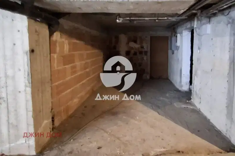 Гараж в Бургас, Братя Миладинови