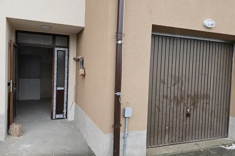 Garage in Plovdiv, Ostromila