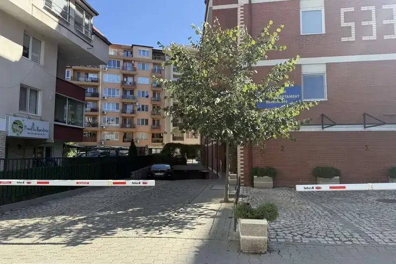 Паркомясто в София, Младост 1А