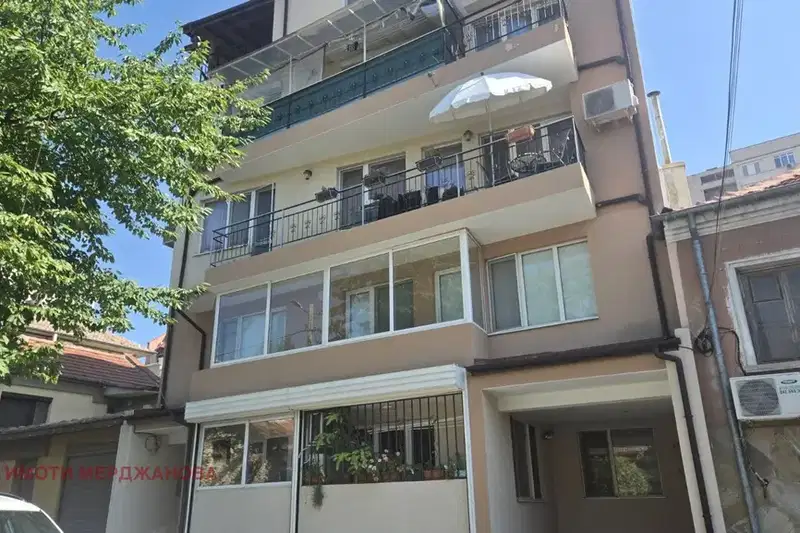 Garage in Stara Zagora, Orb