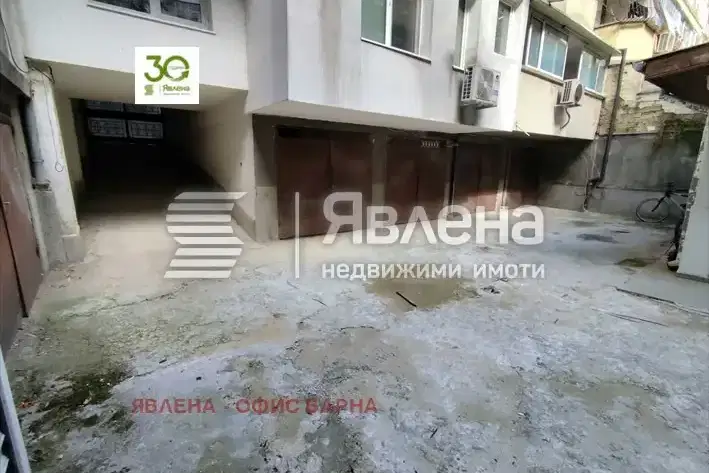 Garage in Varna, Lyatno Kino Trakiya