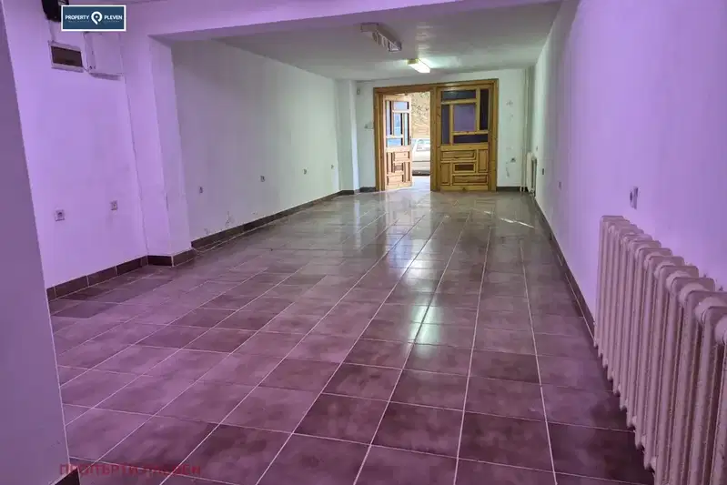 Магазин в Плевен, Широк център