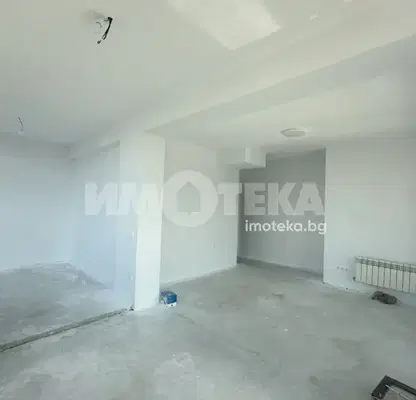 Снимка 3 — Тристаен апартамент с голяма покривна тераса и панорама към Витоша в Малинова Дo