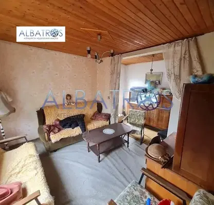 Снимка 5 — Къща във Варна, м-т Боровец - юг