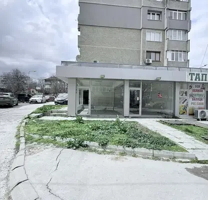 Снимка 2 — Магазин в Добрич, Център