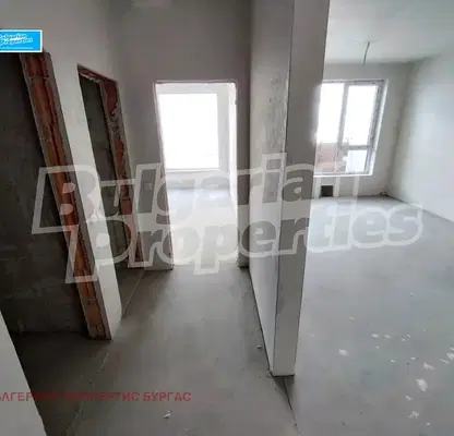 Снимка 4 — Двустаен апартамент с панорамна гледка в Изгрев, Бургас