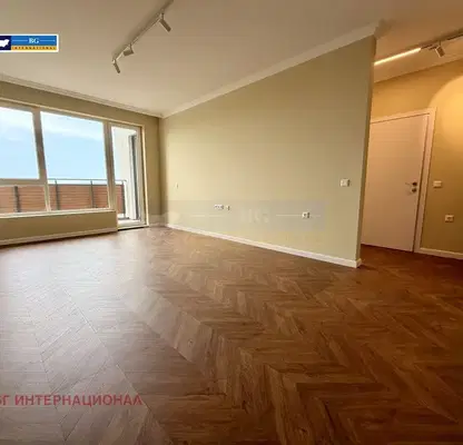 Снимка 3 — Двустаен апартамент с тераса в Изгрев, Бургас