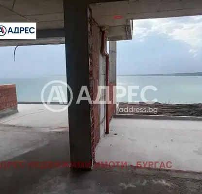 Снимка 2 — Едностаен апартамент с тераса в Сарафово, Бургас, на първа линия море