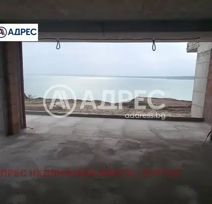 Снимка 3 — Едностаен апартамент с тераса в Сарафово, Бургас, на първа линия море
